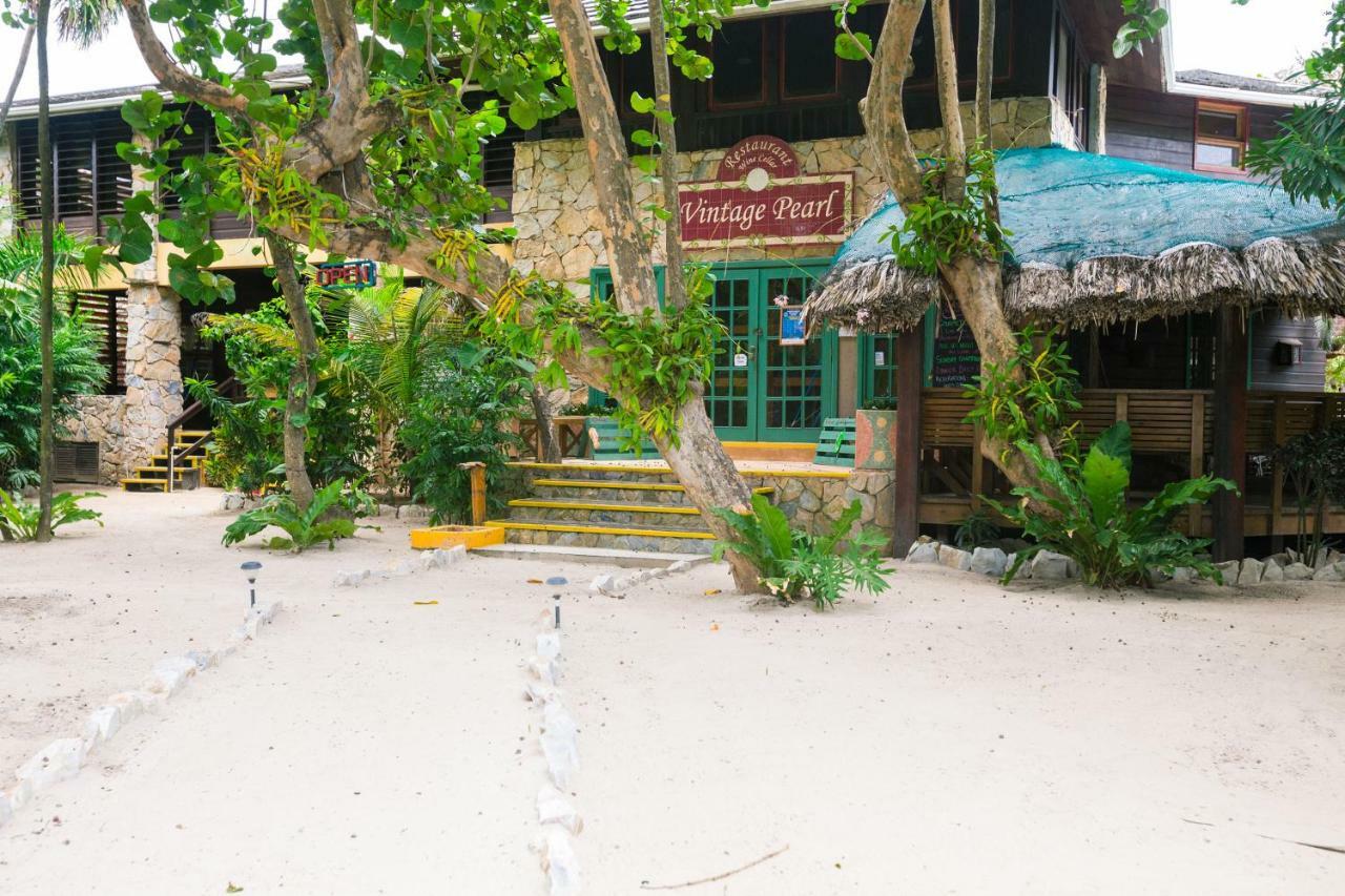 Bananarama Dive & Beach Resort Вест Бэй Экстерьер фото